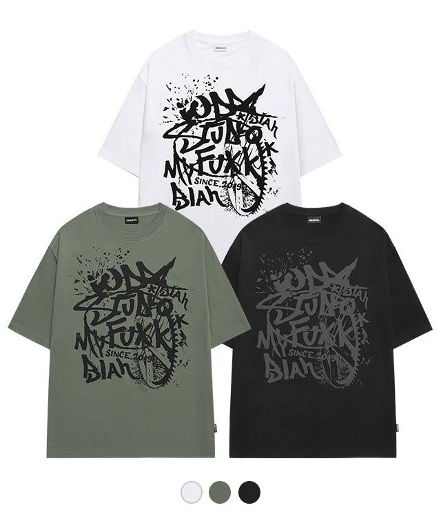 ODDSTUDIO（オッドスタジオ）の「グランジ グラフィック オーバーフィット Tシャツ / Grunge Graphic Oversized Fit T-Shirt（トップス）」