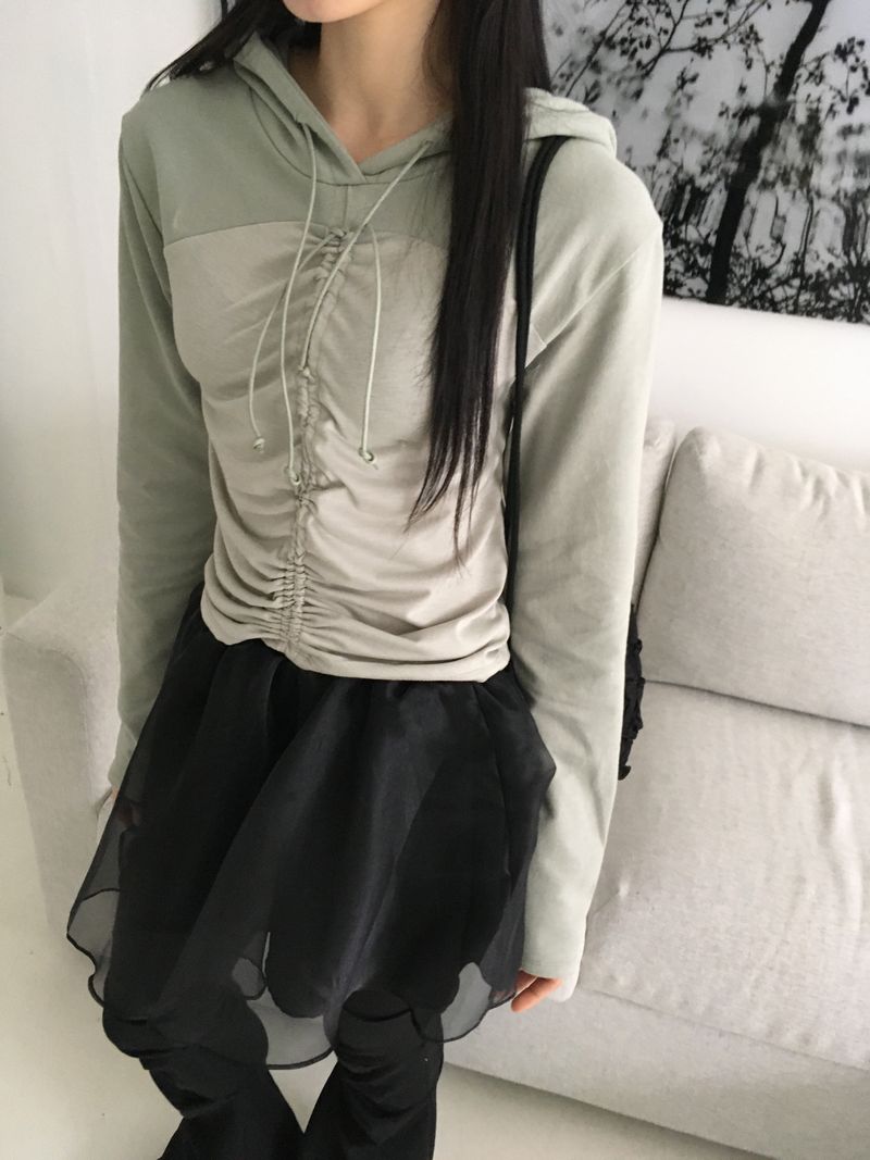 パッキングカラーマッチングシャーリングストラップフード付きTシャツ