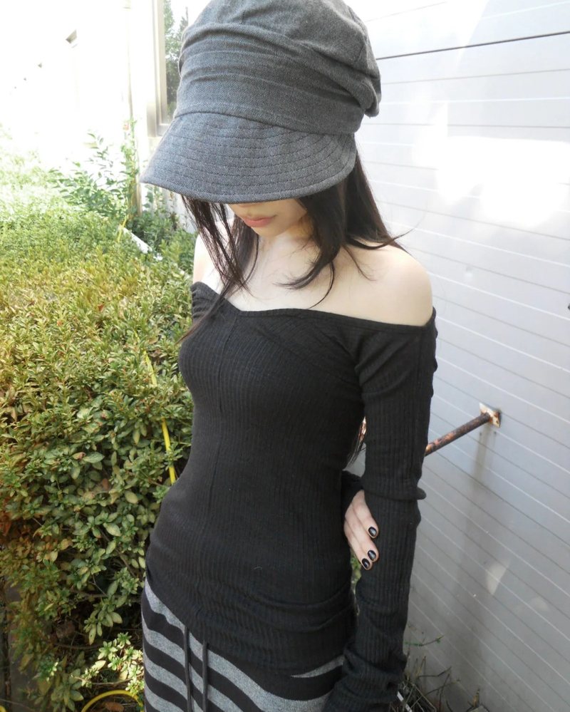 v elf tee