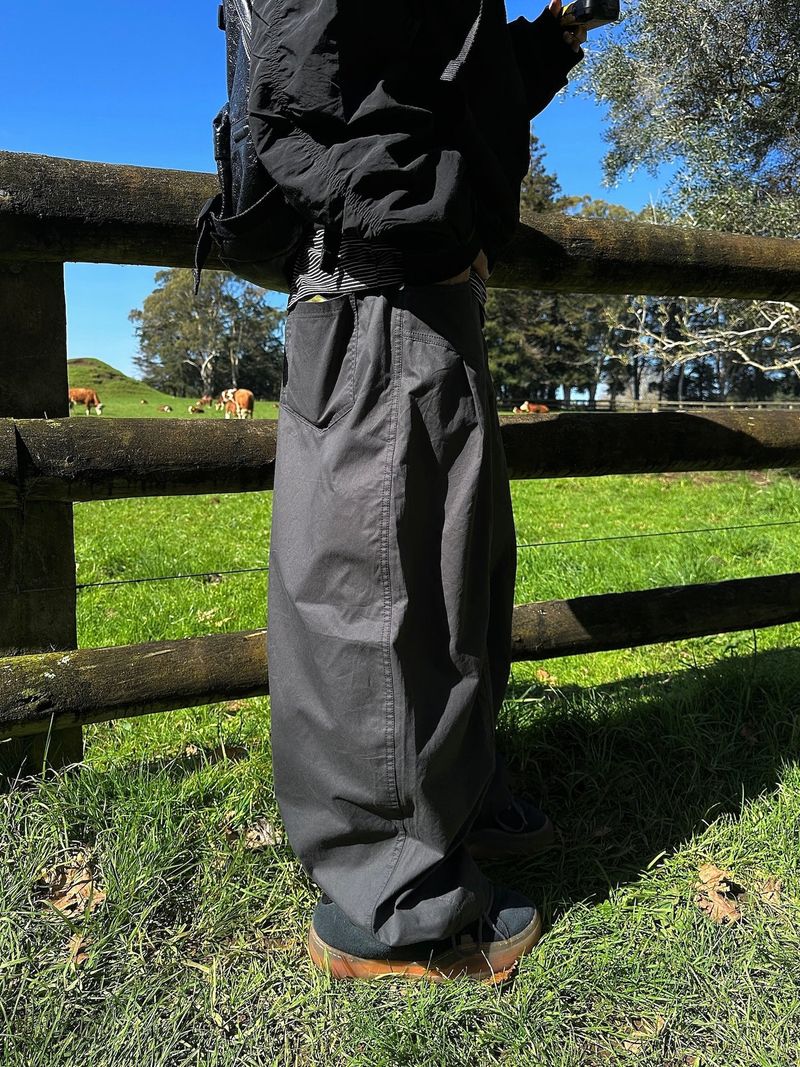 Ruin cut pintuck wide pants 4C