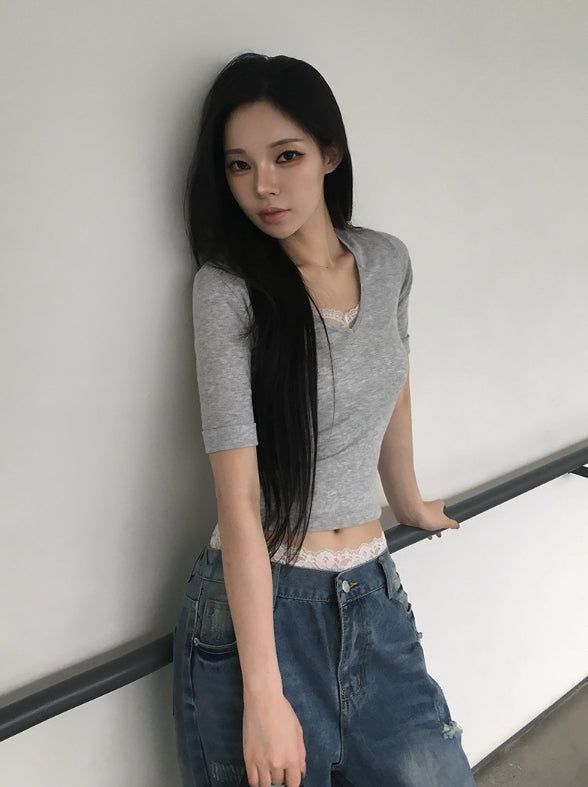 anyonemore（エニーワンモアー）の「Keating Ribbed Roll-Up Slim V-Neck Three Quarter T-Shirt（Tops）」