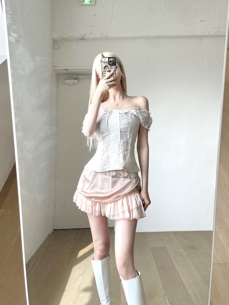 1233. Aerin ribbon puff lace bustier