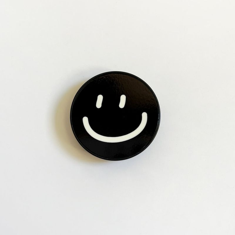 a3b3（エースリービースリー）の「Smile Black Tok（Smartphone Accessories）」