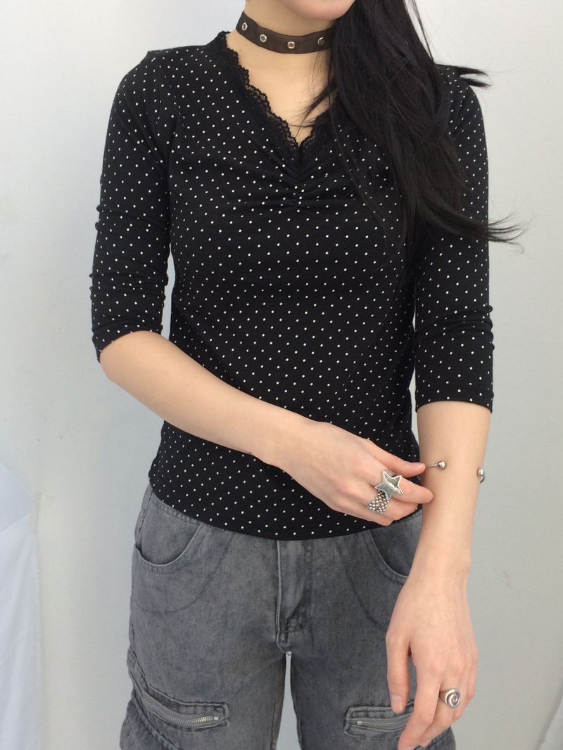 Lace V-Shirring Dot Top