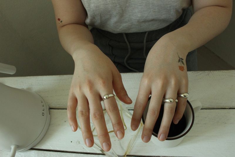 R RING