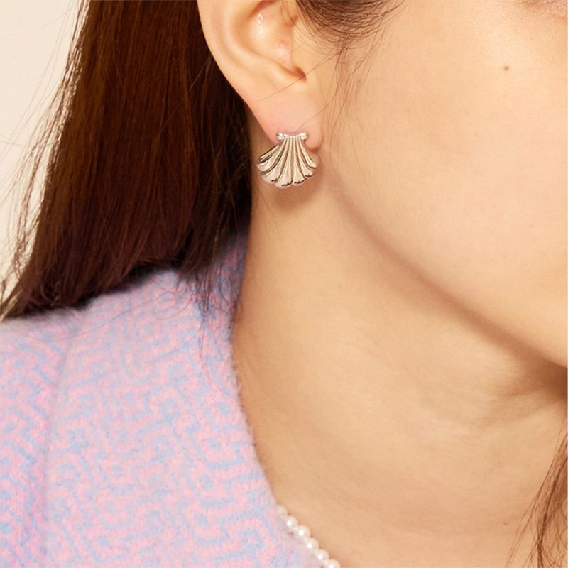 SHELL WE EARRINGS
