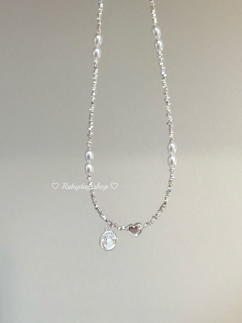 smile all day necklace
