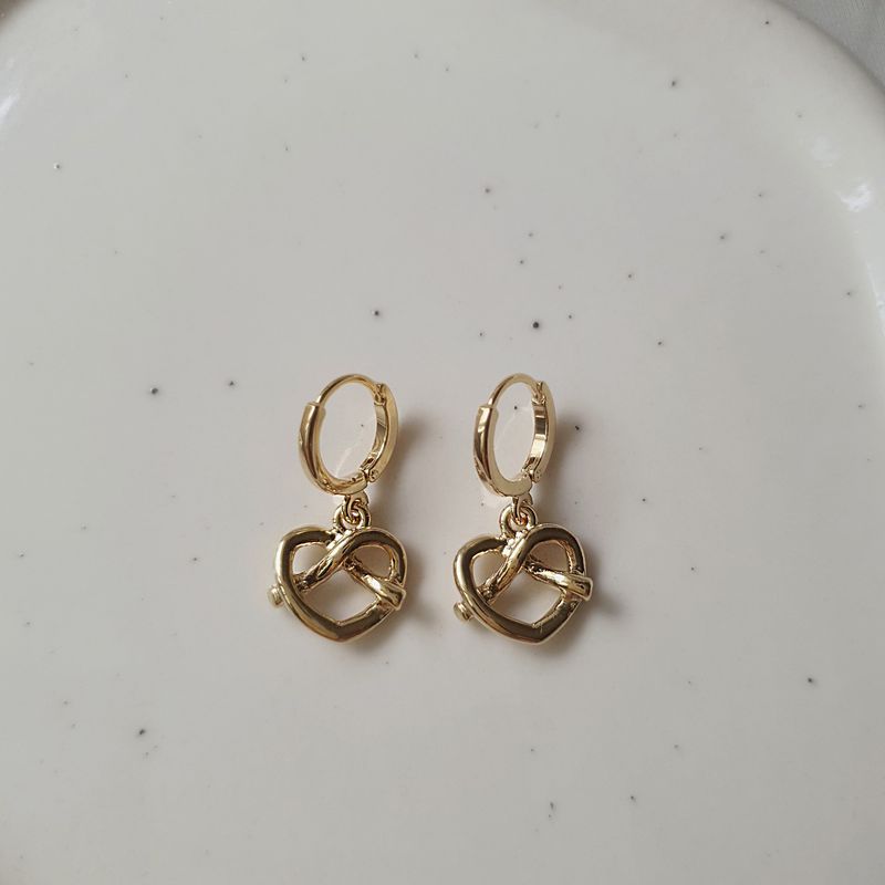  プレッツェル ハギーズ ピアス - Gold Color