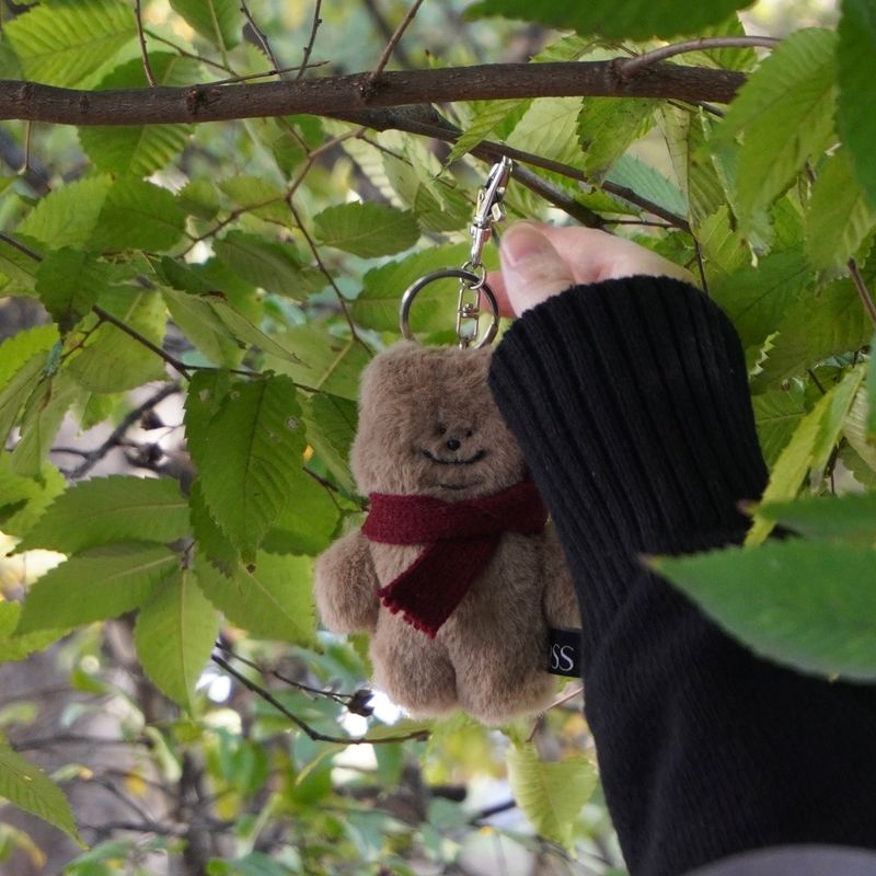 tuteogi brown doll keyring burgundy muffler