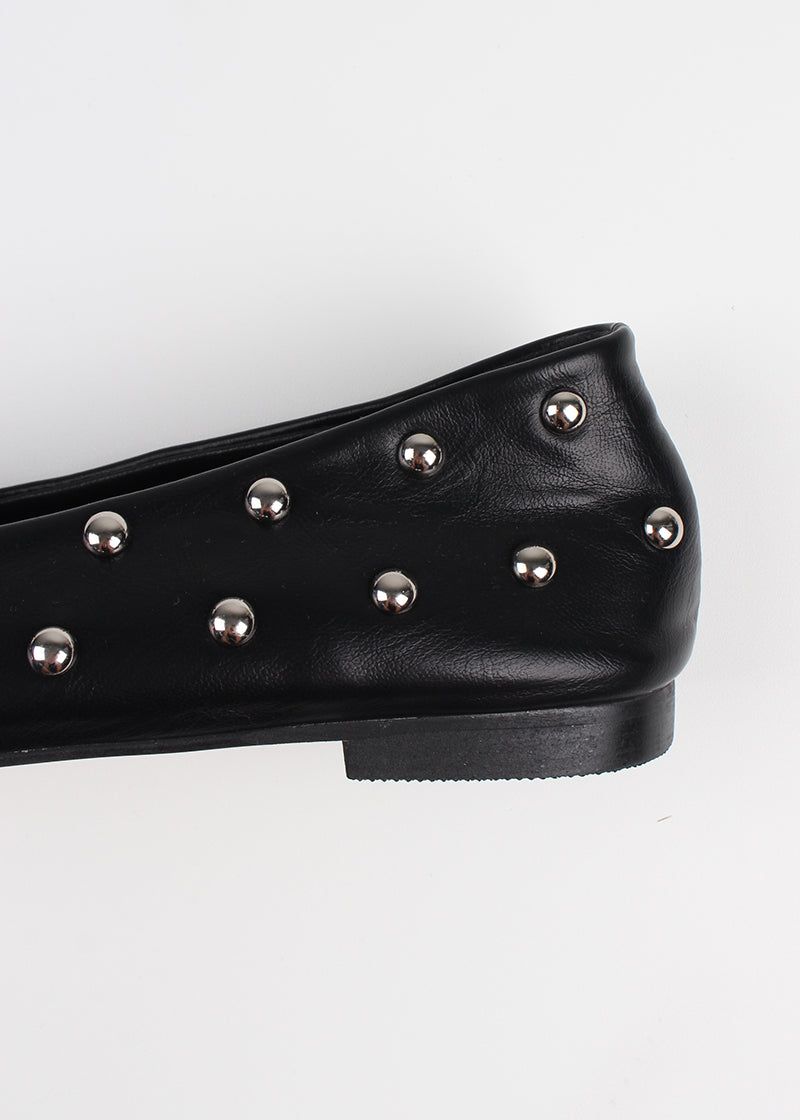 STUD BALL FLAT SHOES