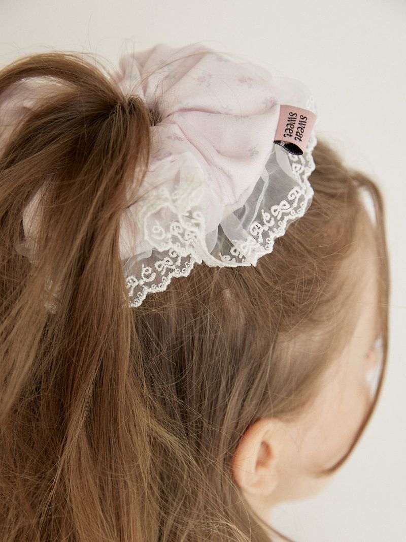 BIG LACE SCRUNCHIE - PINK