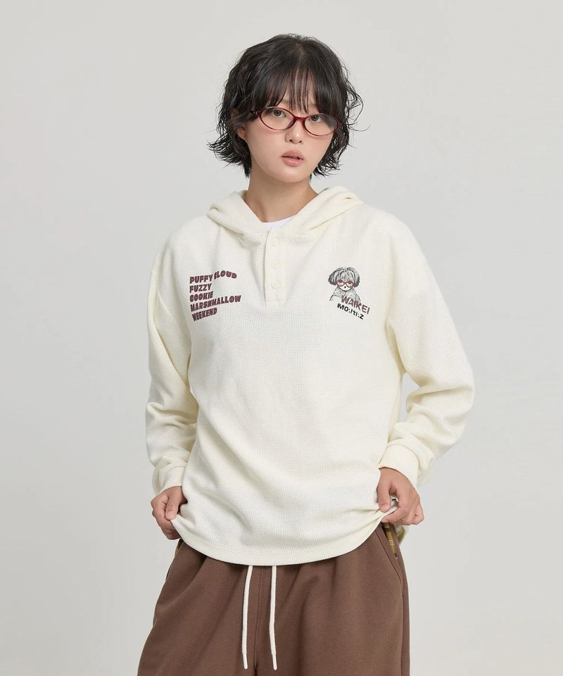 WaiKei（ワイケイ）の「ヘンリー ネック ワッフル ロングスリーブ フーディー（トップス）」