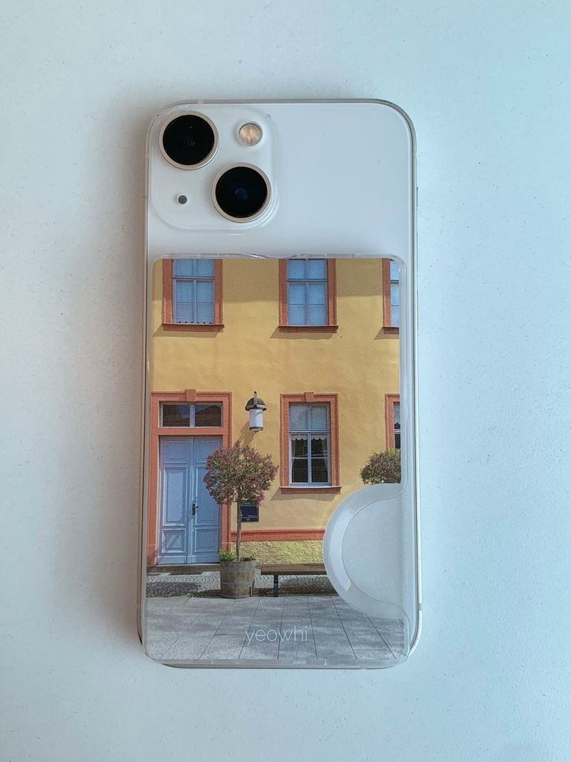 yeowhi（ヨウィ）の「[Magsafe] yellow house in Europe cardslot case（Smartphone Accessories）」