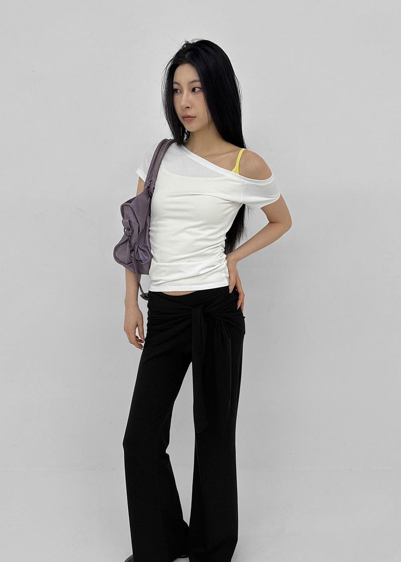 BLACKUP（ブラックアップ）の「[MADE] Servi Shirred One-Shoulder Short-Sleeve T-Shirt（Tops）」