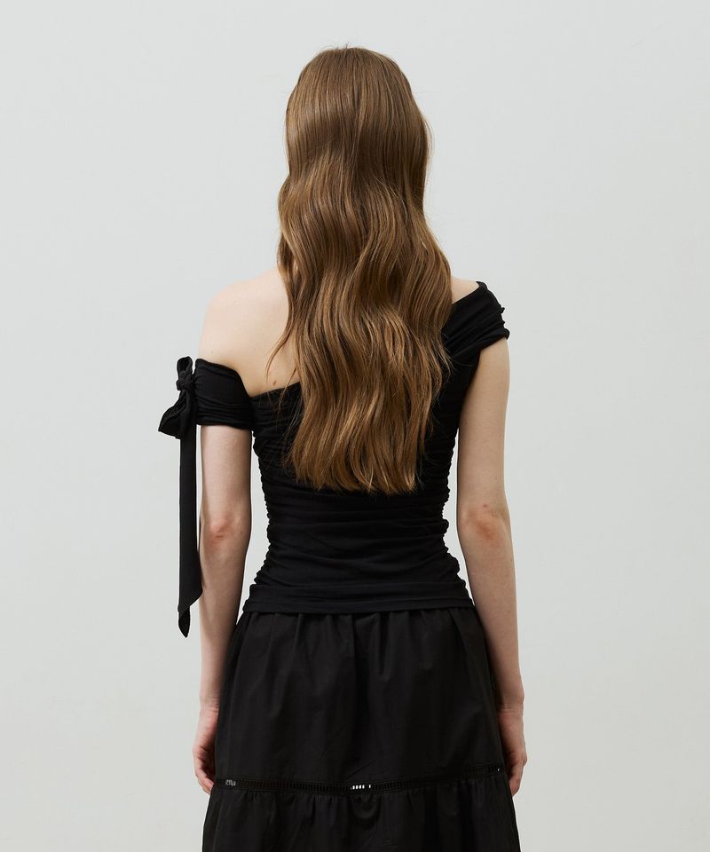 RIA ONE-SHOULDER SHIRRING TOP / BLACK