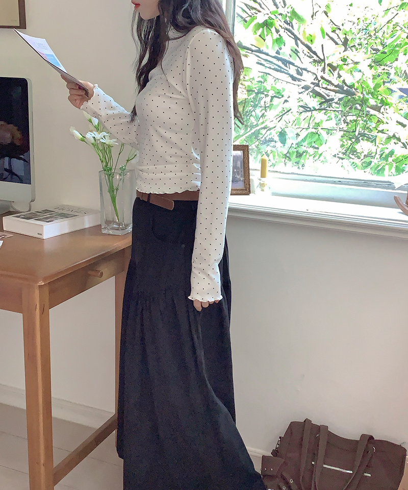Dot Wave Turtleneck T-Shirt