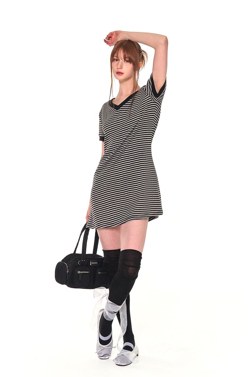 V NECK STRIPE OPS (GRAY)