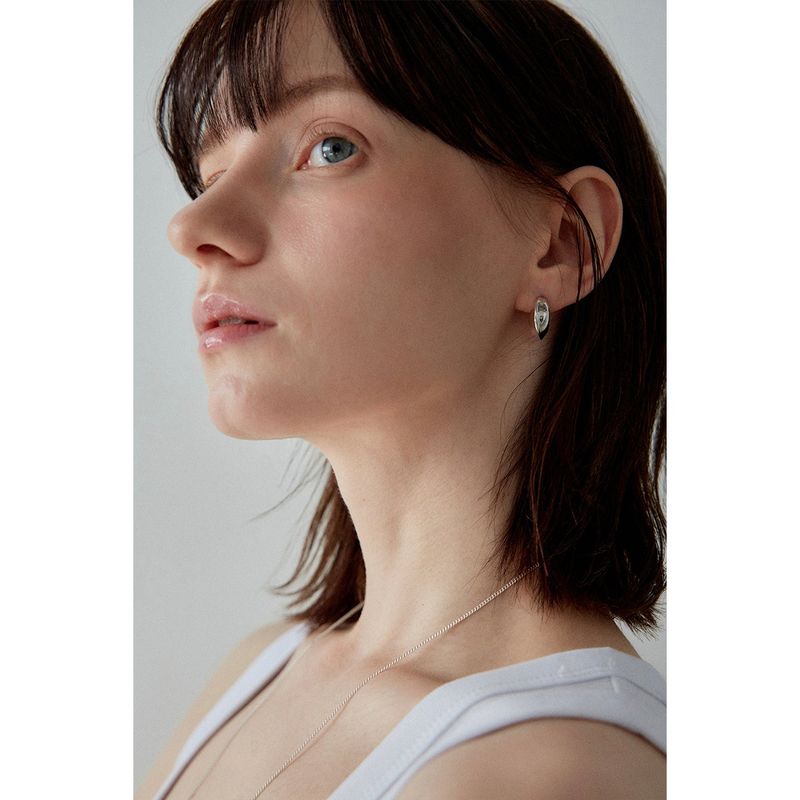 E.004/WAVY EARRING