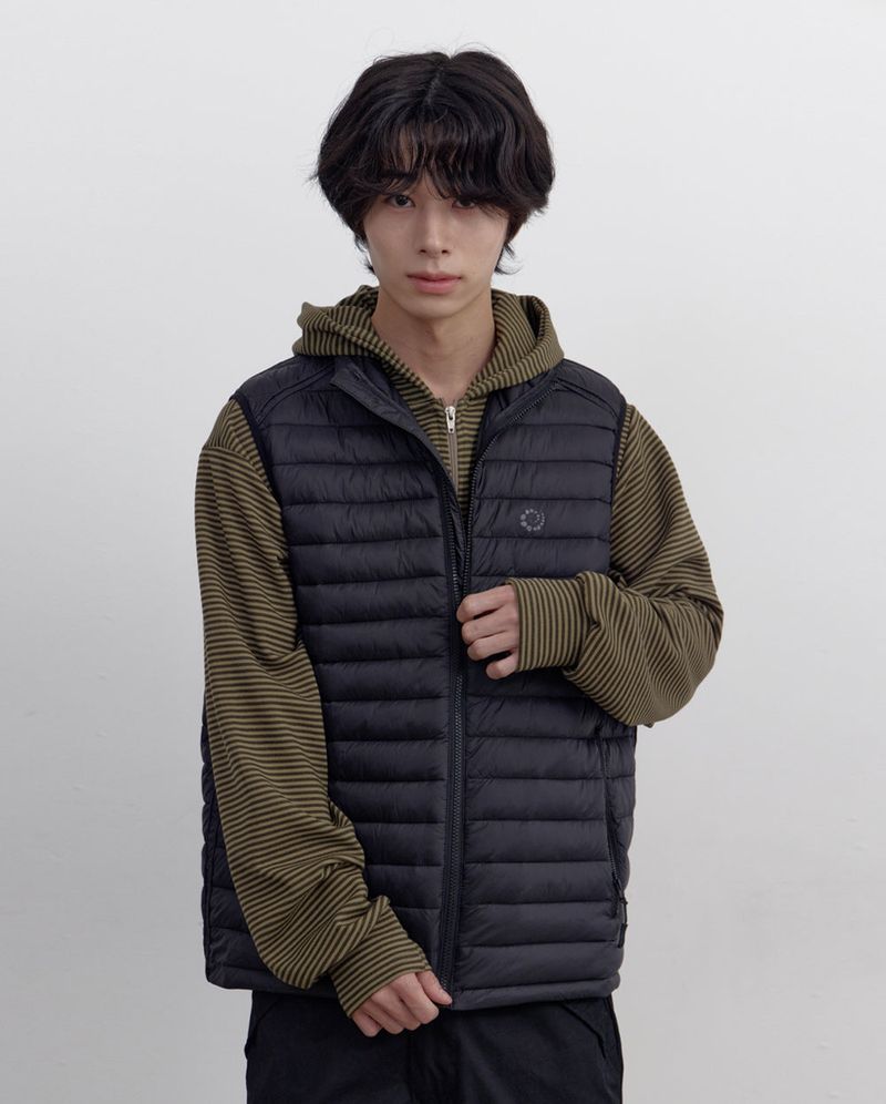PARAKEET（パラキート）の「Swirl Logo Padded Vest（Tops）」