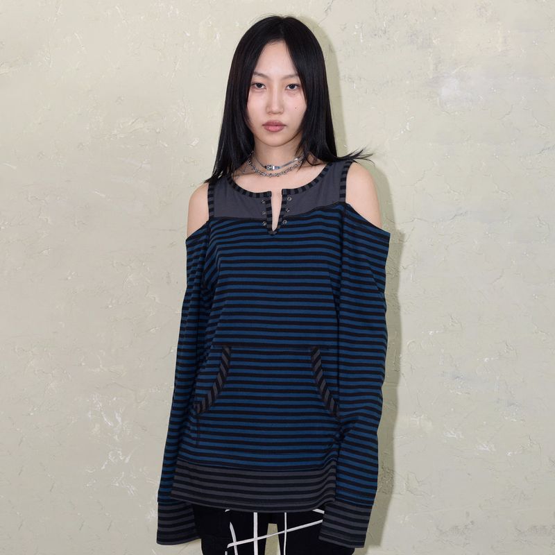OVERLOCKED OFF-SHOULDER T-SHIRT: ST.BLUE