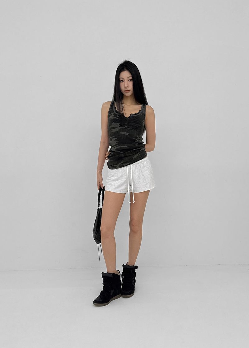 [MADE] Kizmo Low Waist Cut-Off Shorts