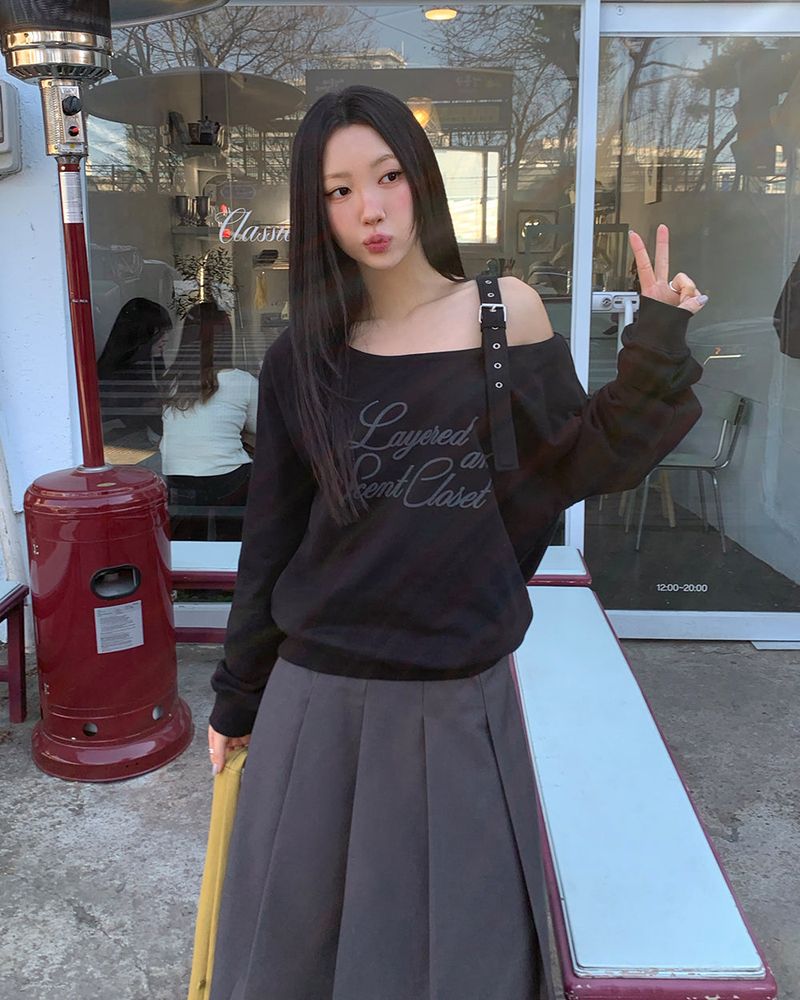 [ORIGINAL] Sugar Buckle Off-Shoulder sweatshirt