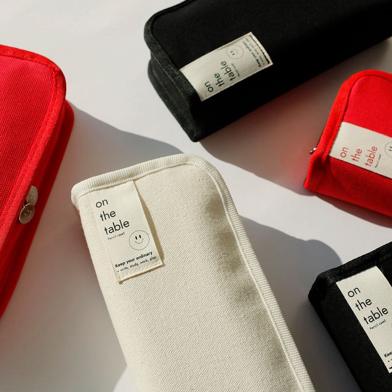 Be on :D（ビーオンディー）の「オンザテーブルペンシルケース (ベーシック)（スマホグッズ/小物）」