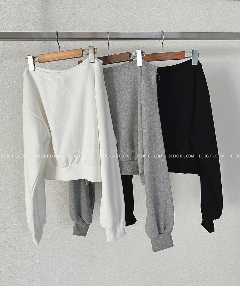 Ribbon brooch SET Off-shoulder sweatshirt