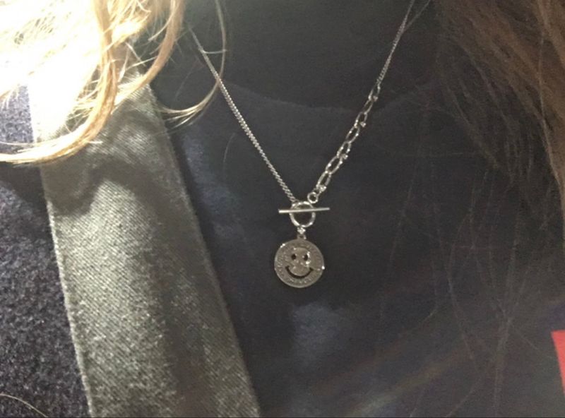 si Simple Smile Unique Coin Toggle Bar Chain Necklace