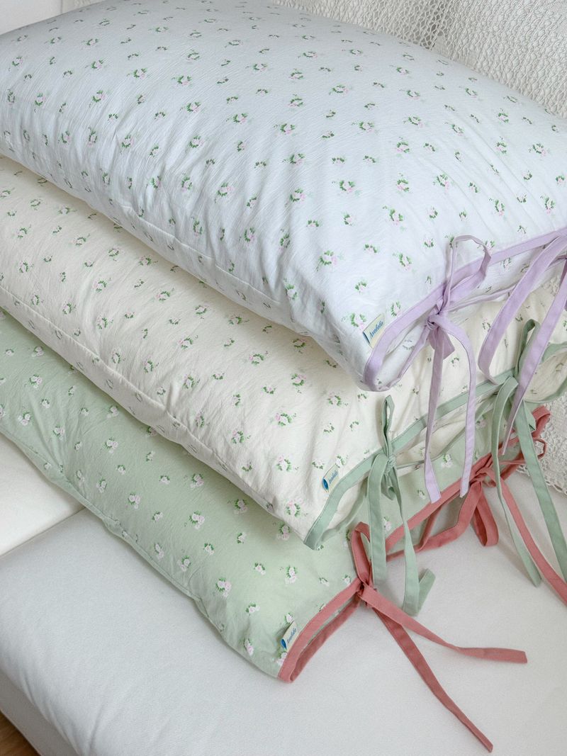 Flo ribbon string pillow cover floral pattern hotel style
