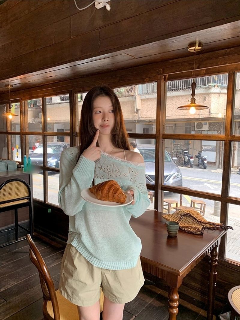 dereborujo（ドレボルゾー）の「Mint off-shoulder lace long-sleeved see-through knitwear（Tops）」
