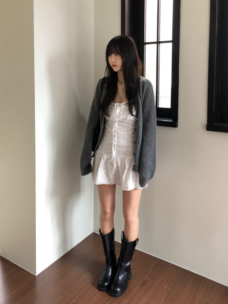 Kitten（キッテン）の「V-knit cardigan (2 colors)（Tops）」