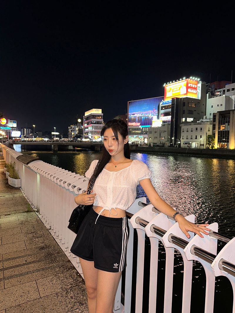 [MADE] CAROT FLOWER PUNCHING CROP BLOUSE