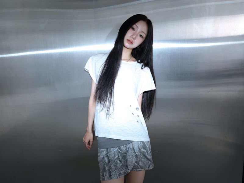 Grunge Claw Leopard Eyelet Tee - White