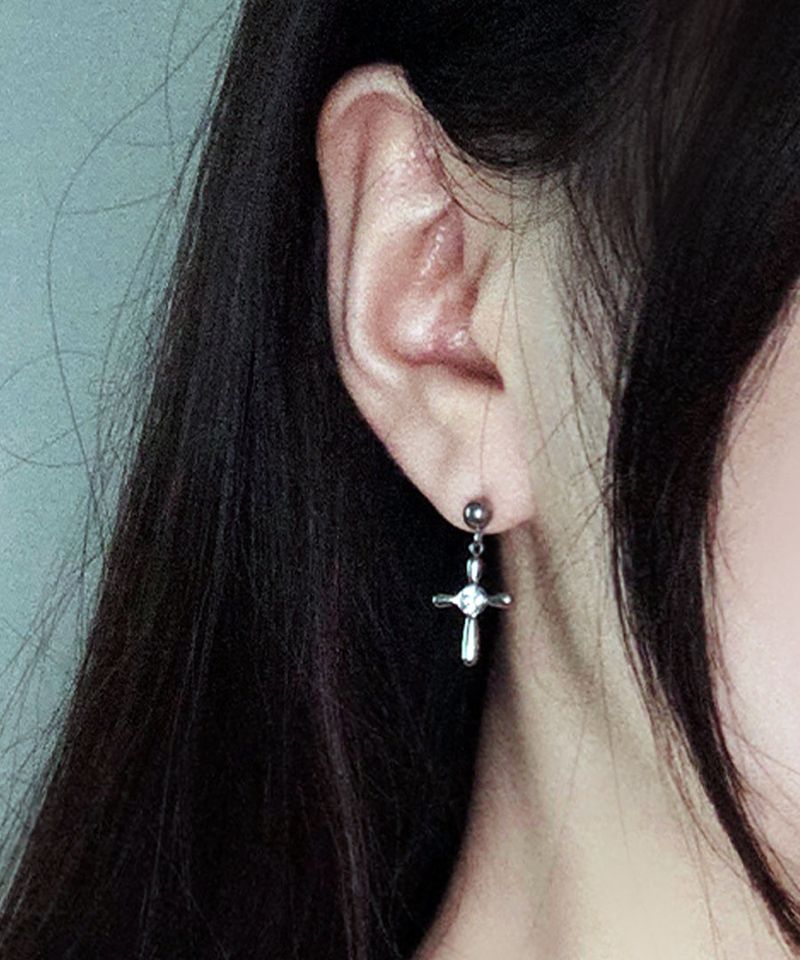 クロス キュービック シルバーピアス
