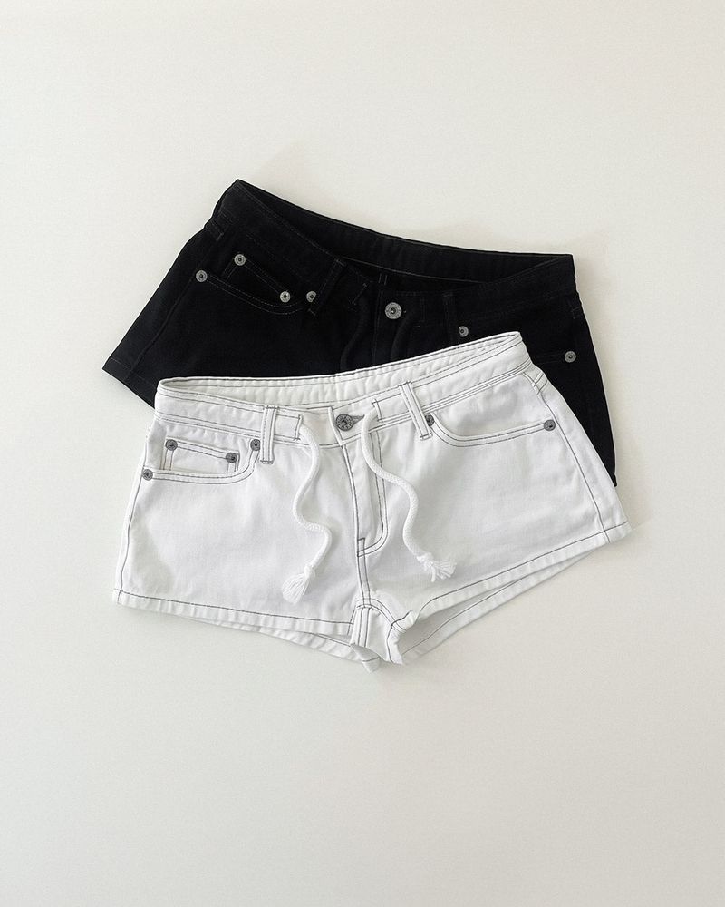 Kitsch string low short pants