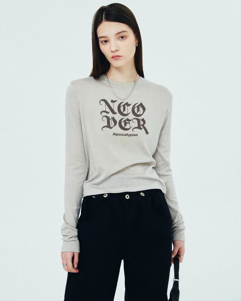 NCOVER（エンカバー）の「NCOVER ROMAN TYPO LONG SLEEVE-BEIGE（Tops）」