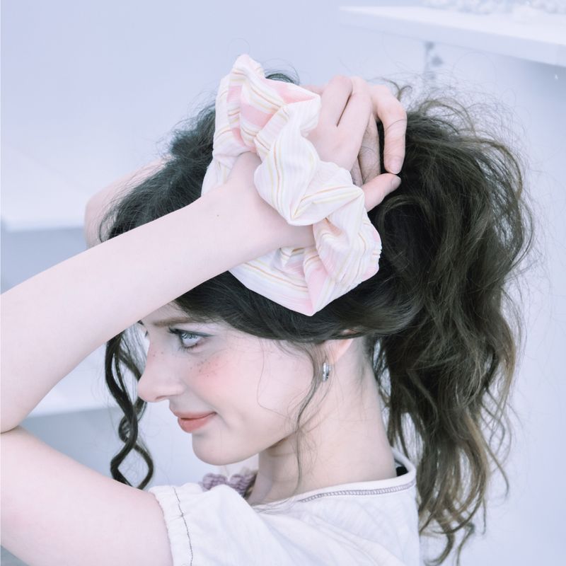 Candy Stripe scrunchie_pink