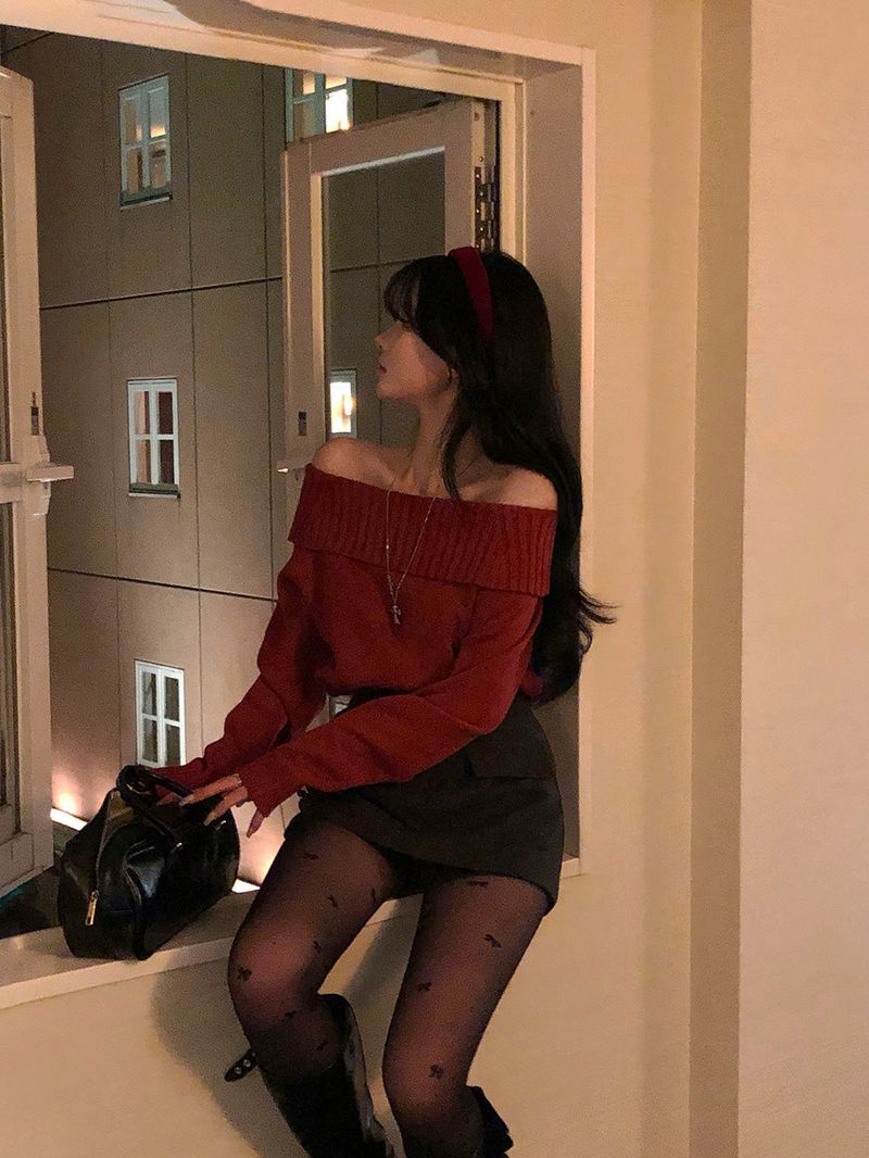 [BELLIDE MADE] KISSME, OFF-SHOULDER FINGER HOLE KNIT
