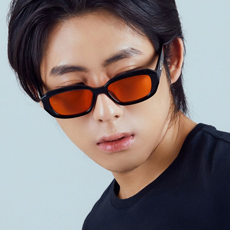 Vega Black / Red Tint Lens