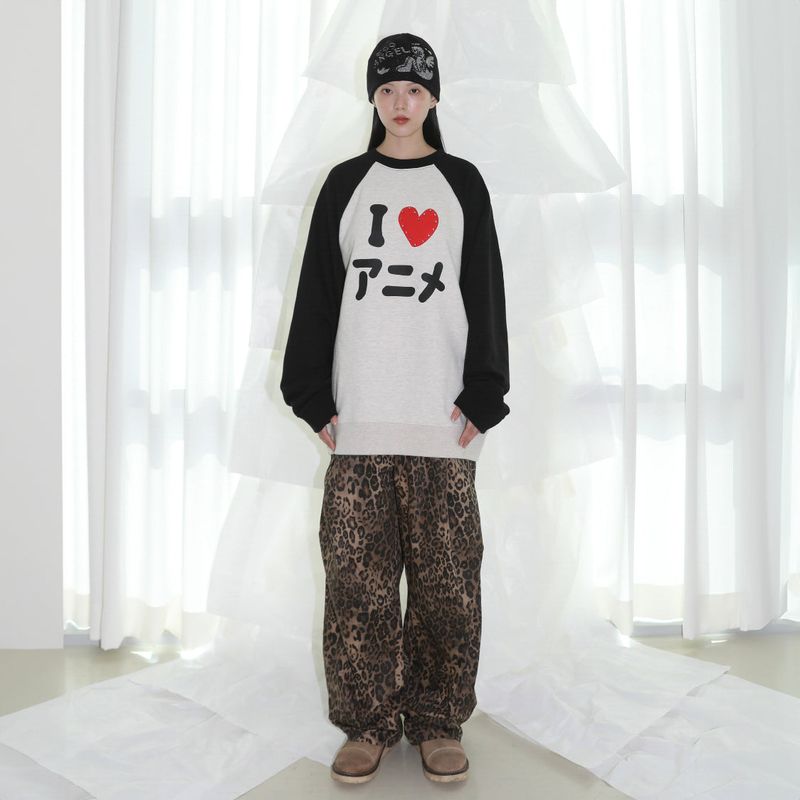 CLUT STUDIO(クラットスタジオ)の「I LOVE ANIME Raglan Sweatshirt - BLACK(Tops)」