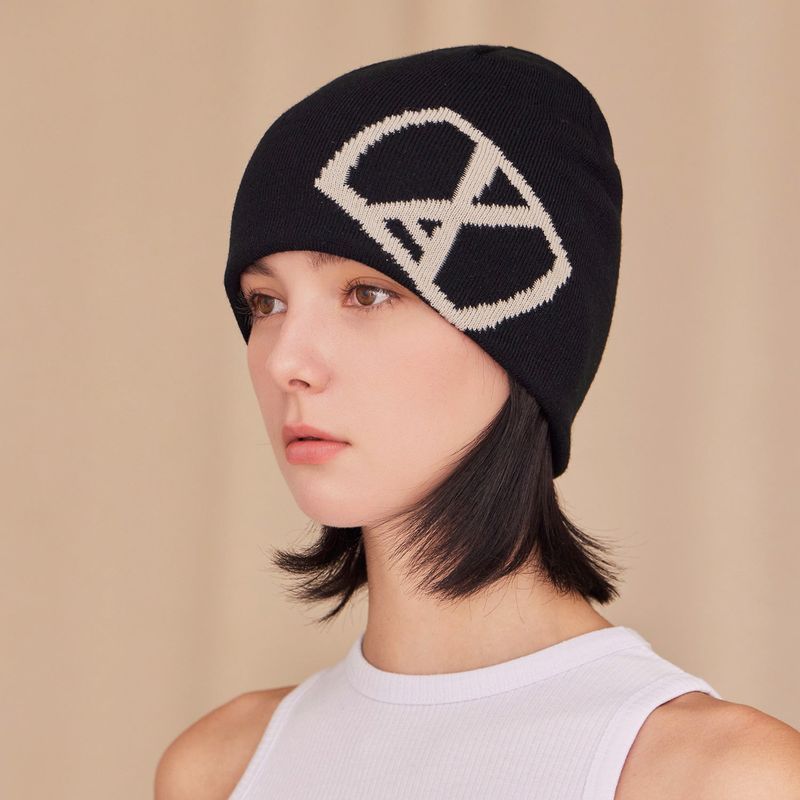 VARZAR（バザール）の「VA Square Jacquard Beanie / Black（Hats）」