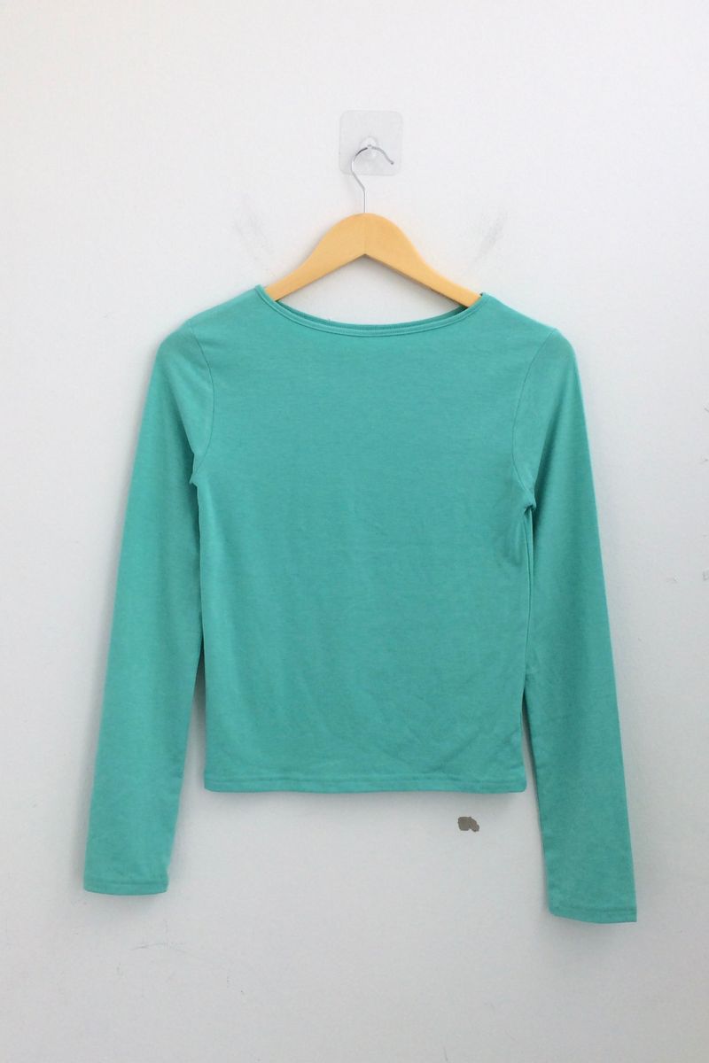 Clean neck soft t-shirt