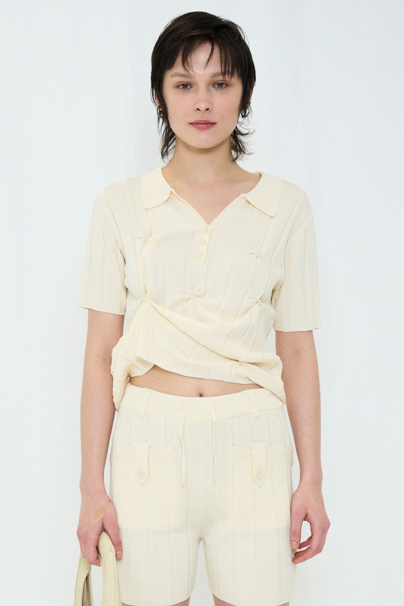 VIAVANDA（ヴィアヴァンダ）の「SMOOTH KNIT POLO SHIRT（Tops）」