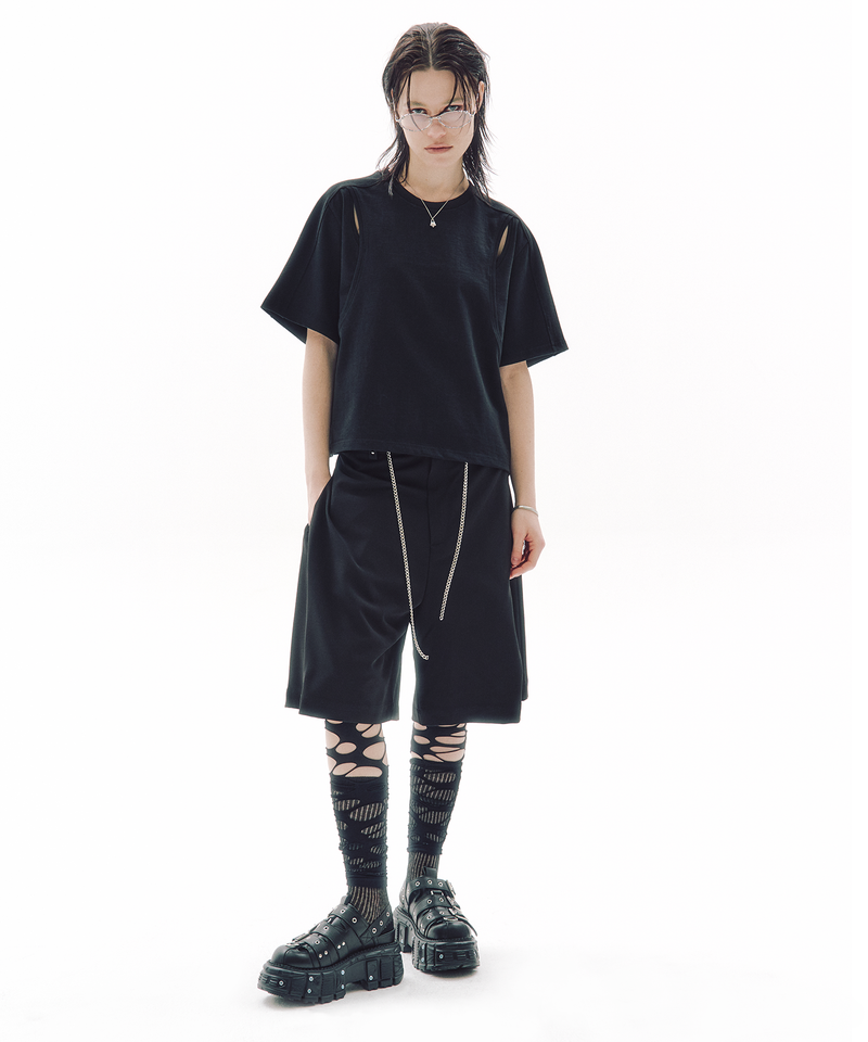 IN-BETWEEN LAYER T-SHIRT
