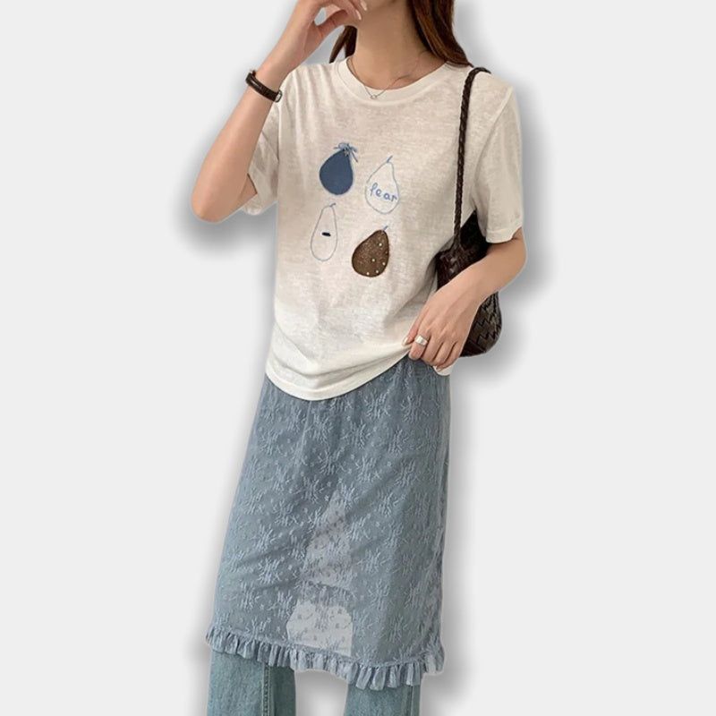 La mode MAQI（ラ モード マキ）の「Cute Pear Art Crew Neck T-Shirt（Tops）」