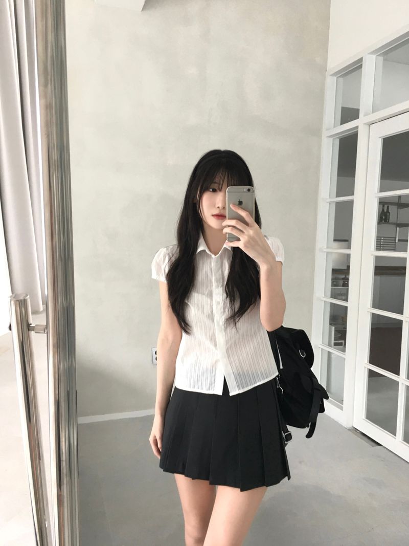Kitten（キッテン）の「Elly Puff Blouse (2 colors)（Tops）」