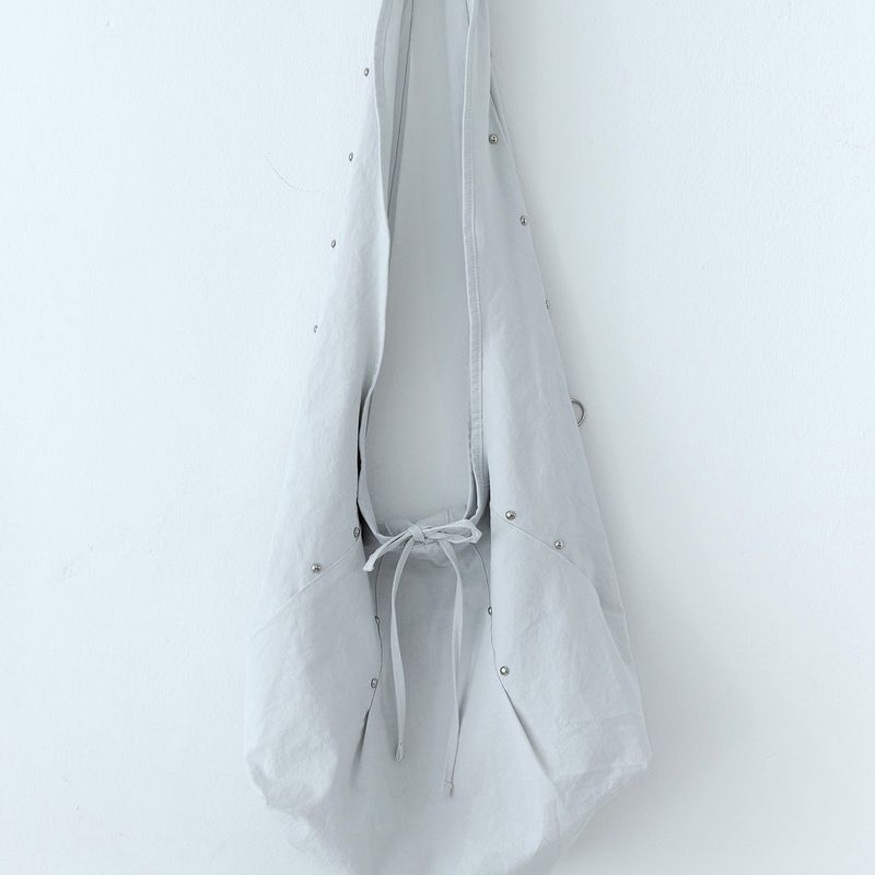 rivet cross bag (light grey)