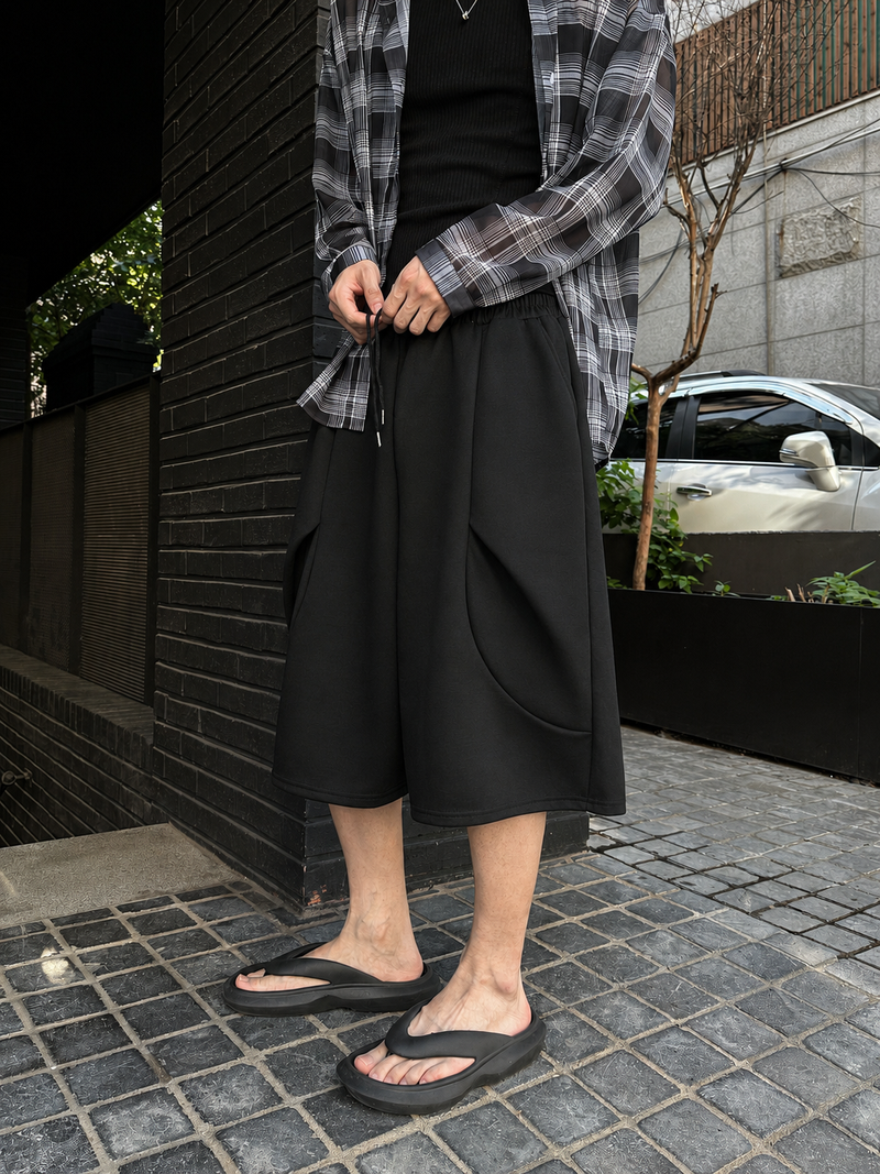 WHAT A LOOK（ワット ア ルック）の「ノワールバルーンピンタックバミューダパンツ（パンツ）」