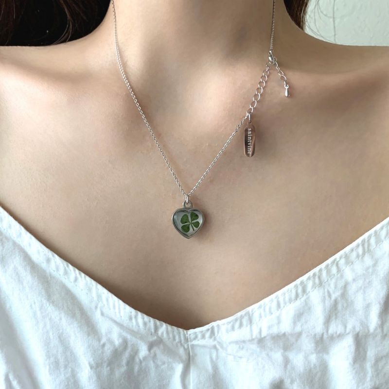 four leaf clover necklace